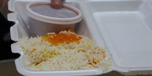 توزیع غذا بین نیازمندان